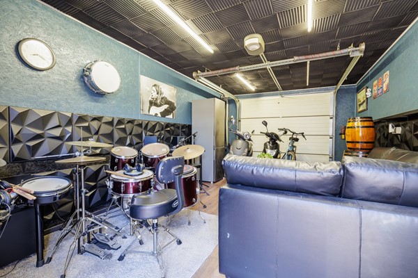 Medium property photo - Rembrandtstraat 112, 3262 HS Oud-Beijerland